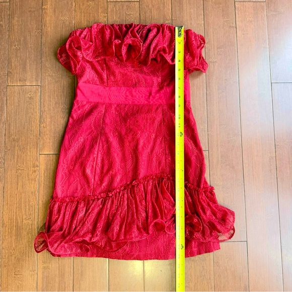 Pearl‎ Scarlet Ruffled Dress - Picture 10 of 12